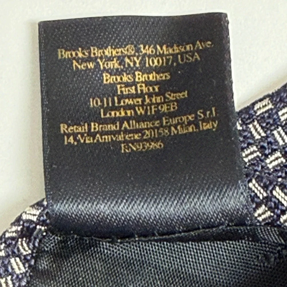 Brooks‎ Brothers Makers & Merchants Navy Silver Geometric Micro Pattern Silk Tie